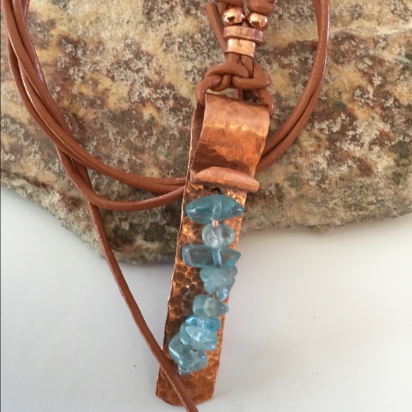 Unisex Copper Pendant With Blue Apatite Gemstone - Picture 5 of 6